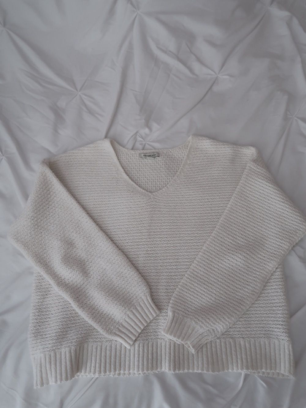 American Eagle Women's V-Neck Sweater in Cream
